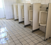 石牌國中廁所清潔